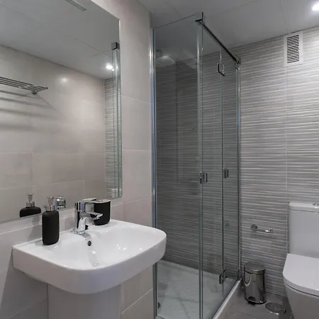 Sur La Dorada, Centricos Soleados A Pocos Metros De La Playa Y Con Parking Opcional Fuengirola